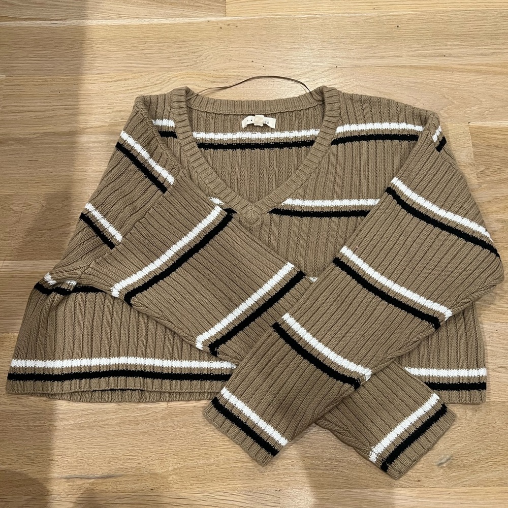 LA hearts sweater